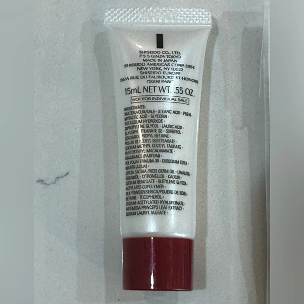 Shiseido Cleanser & Marc Jacob Eyeliner Mini set
